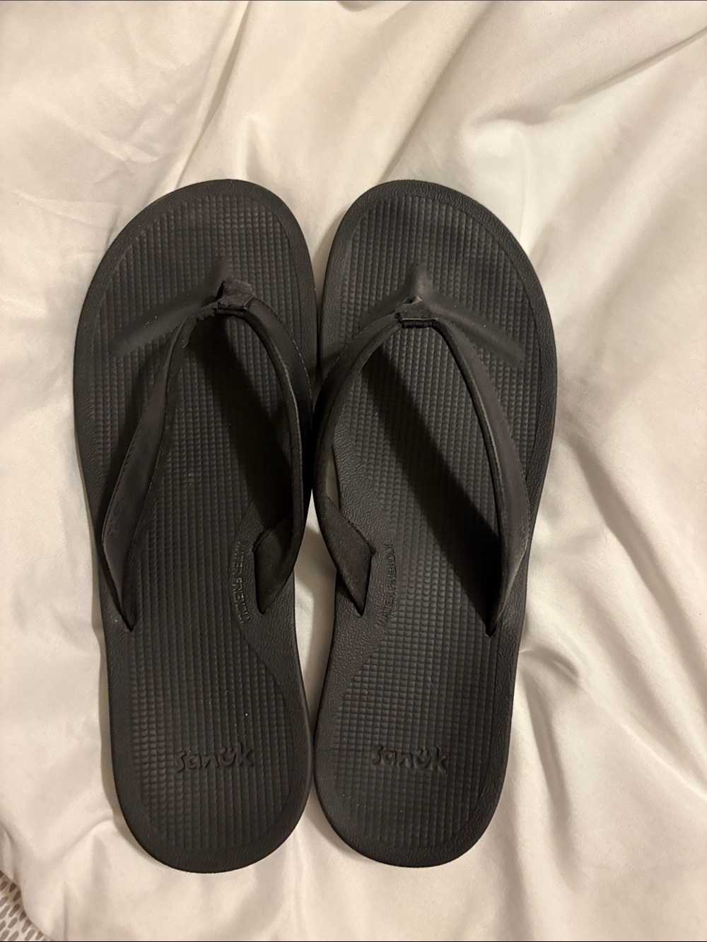 Women’s Sanak Black Flip Flops Comfortable Beach Sandals Size 11